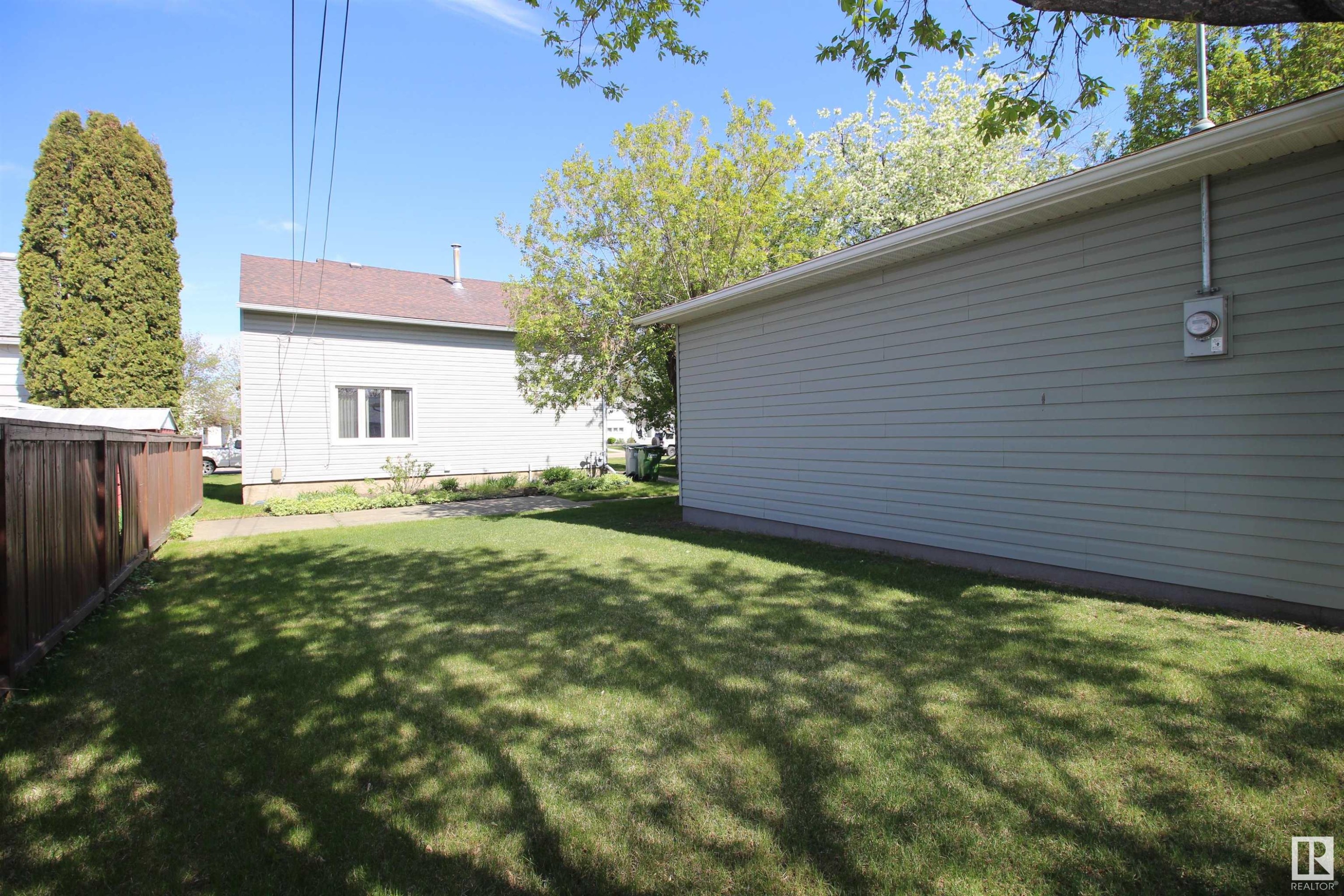 












9915 104 Street

,
Westlock,




AB
T7P 1T3


