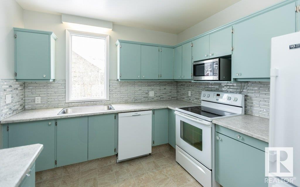 












9915 104 Street

,
Westlock,




AB
T7P 1T3

