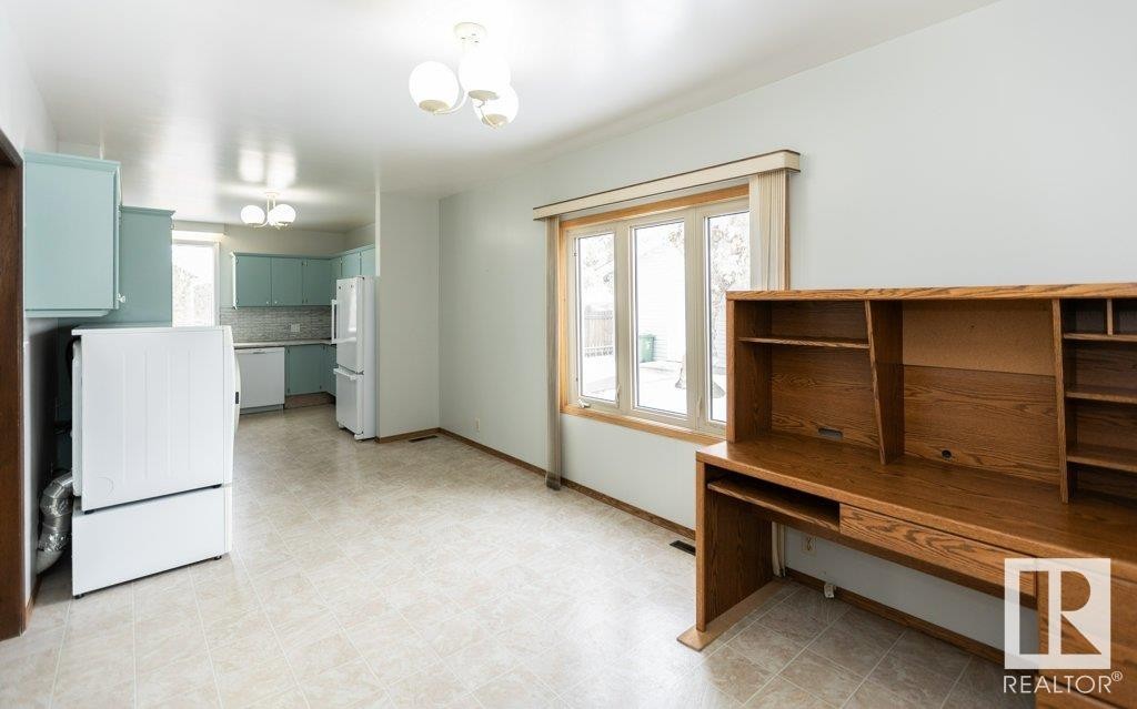 












9915 104 Street

,
Westlock,




AB
T7P 1T3

