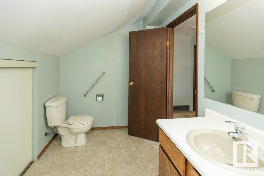 












9915 104 Street

,
Westlock,




AB
T7P 1T3

