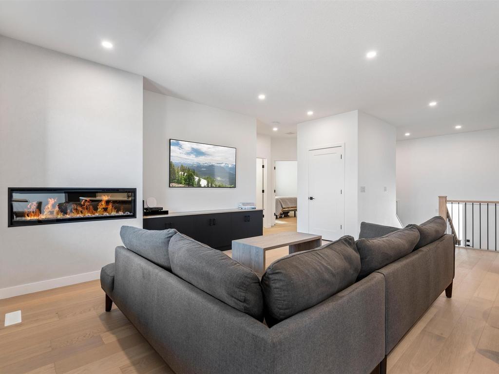 












403 Lakewood Way S

,
Cold Lake,




AB
T9M 0K7

