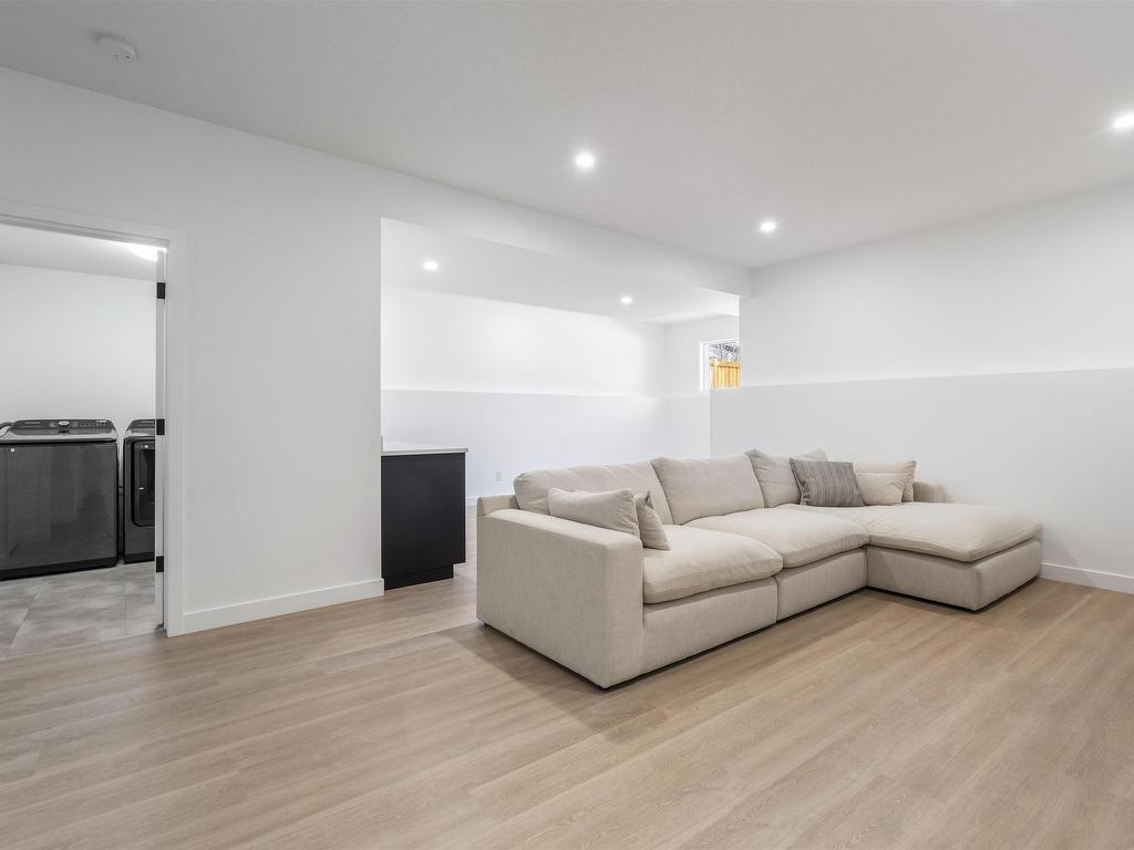 












403 Lakewood Way S

,
Cold Lake,




AB
T9M 0K7

