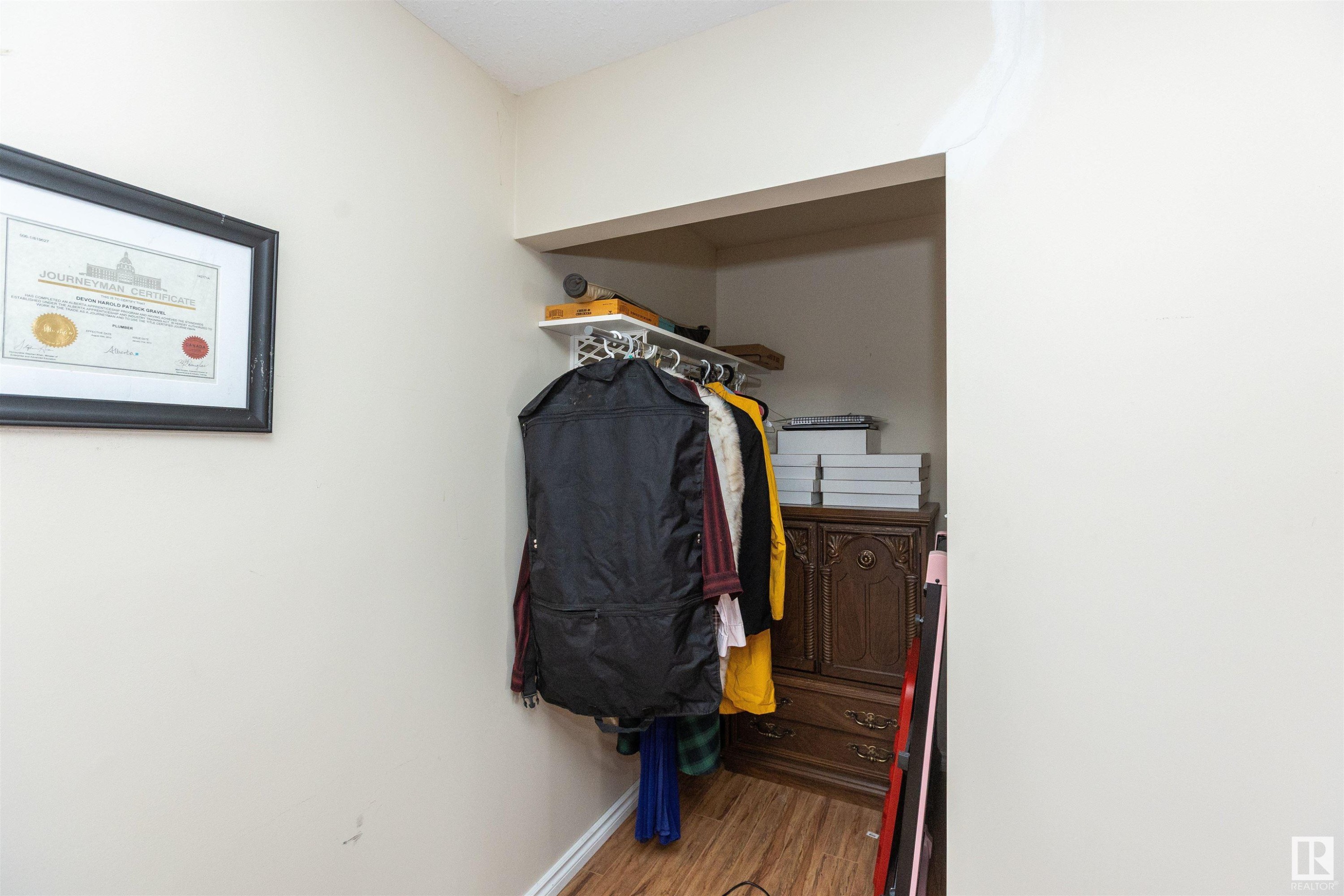 












527 5th Street

,
Rural Lac Ste. Anne County,




AB
T0E 1A6

