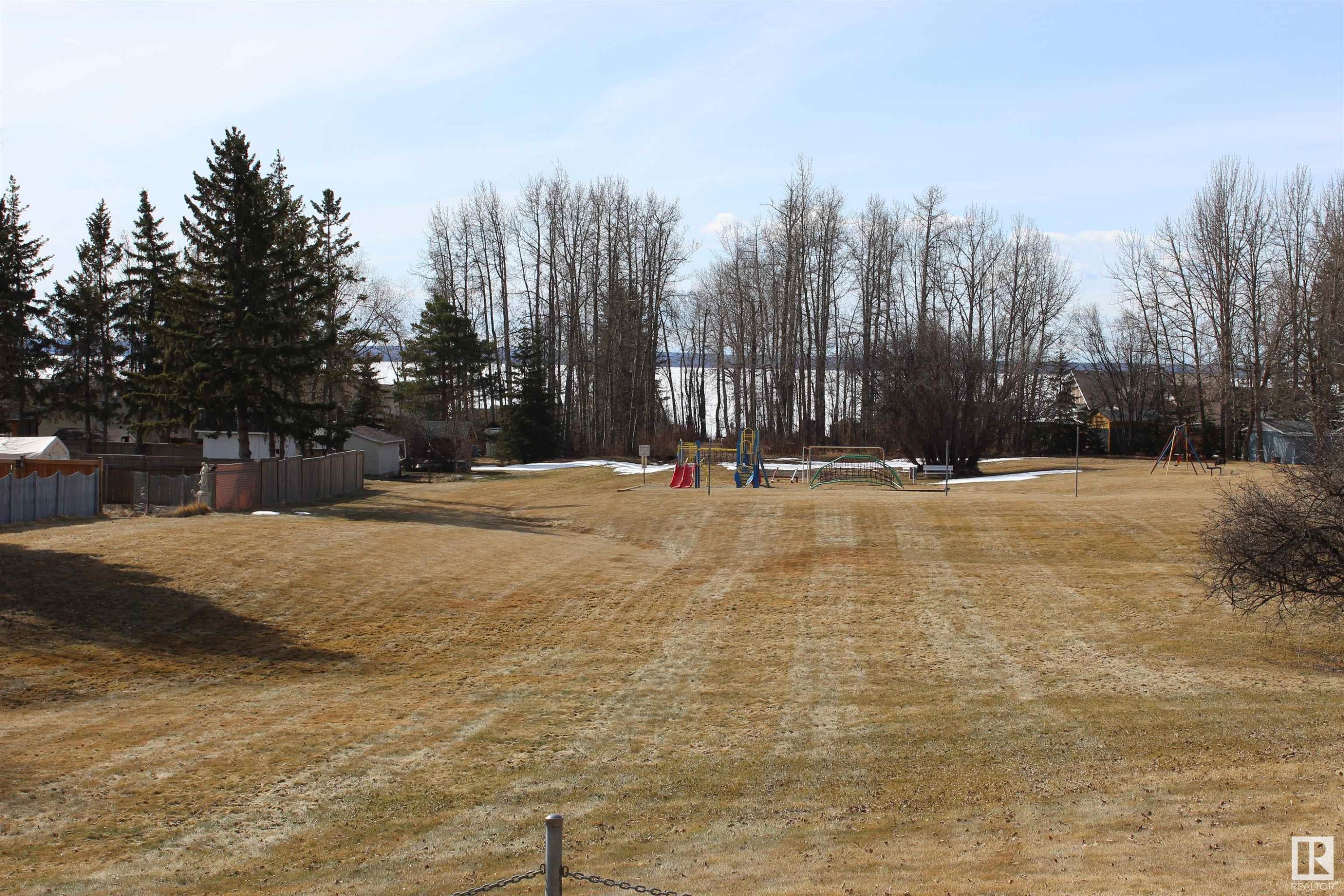 












527 5th Street

,
Rural Lac Ste. Anne County,




AB
T0E 1A6

