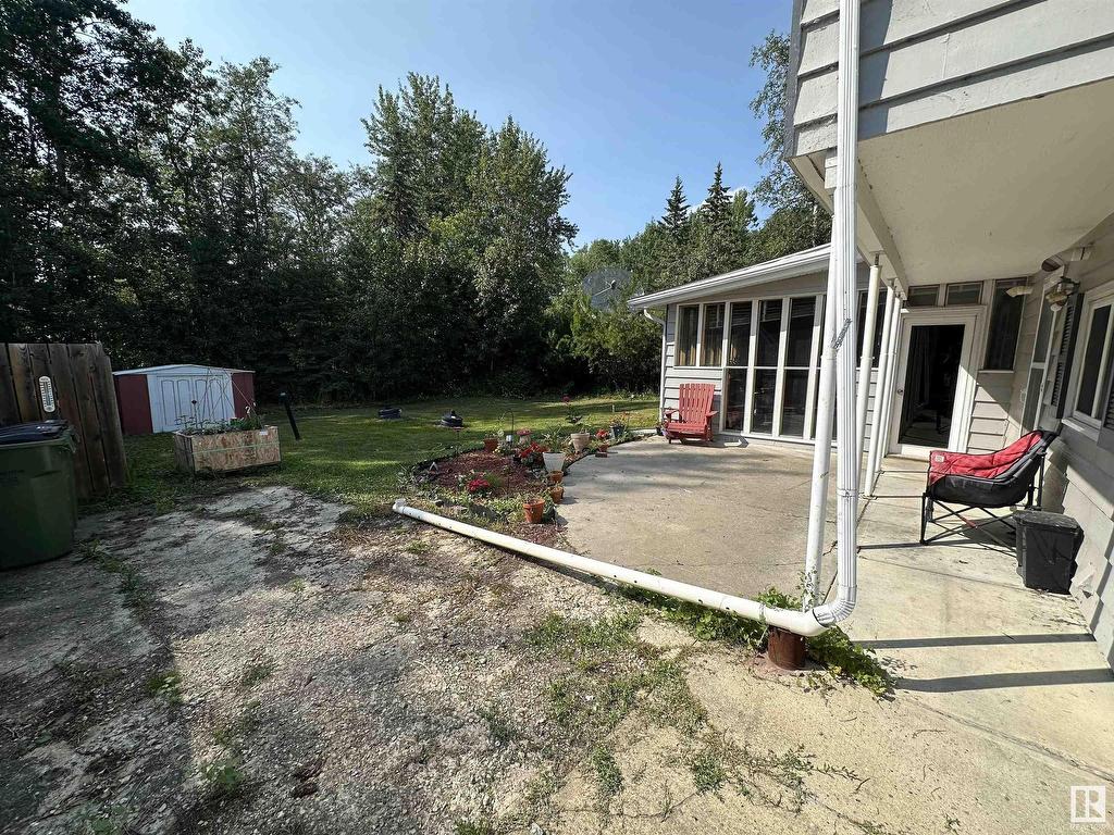












527 5th Street

,
Rural Lac Ste. Anne County,




AB
T0E 1A6

