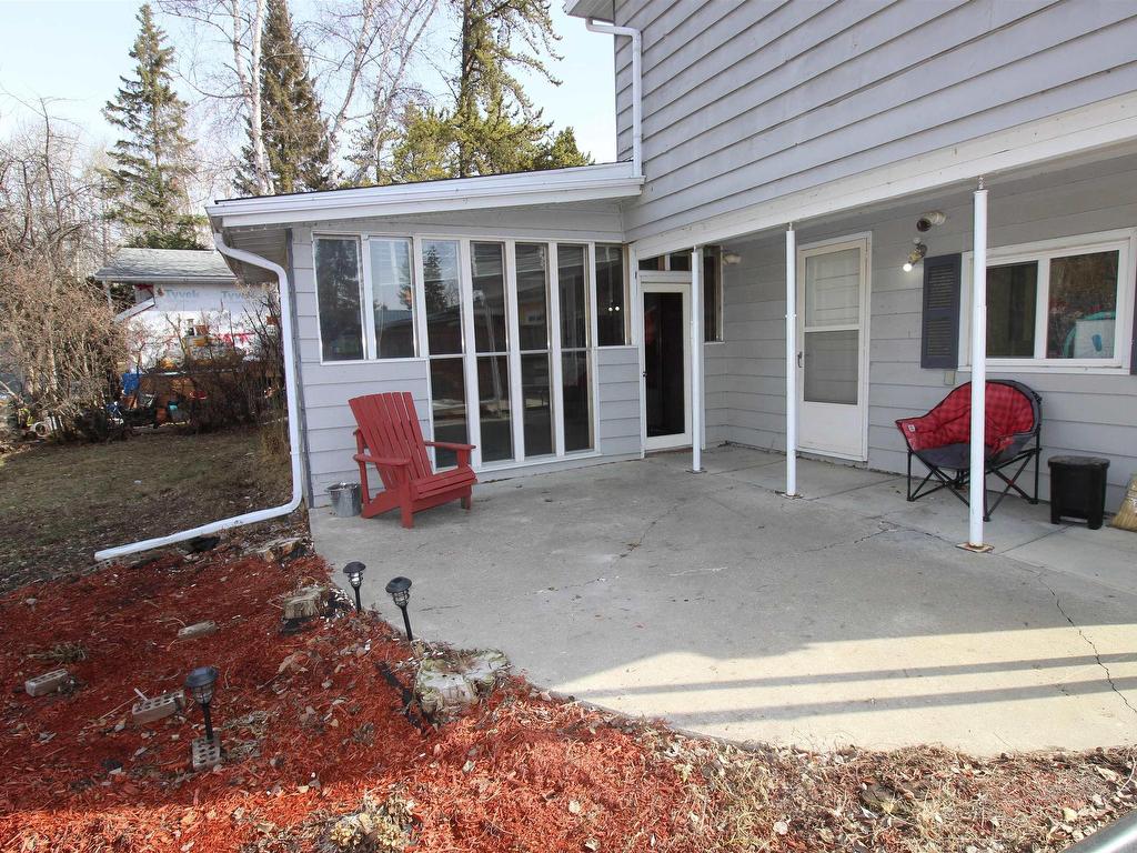 












527 5th Street

,
Rural Lac Ste. Anne County,




AB
T0E 1A6

