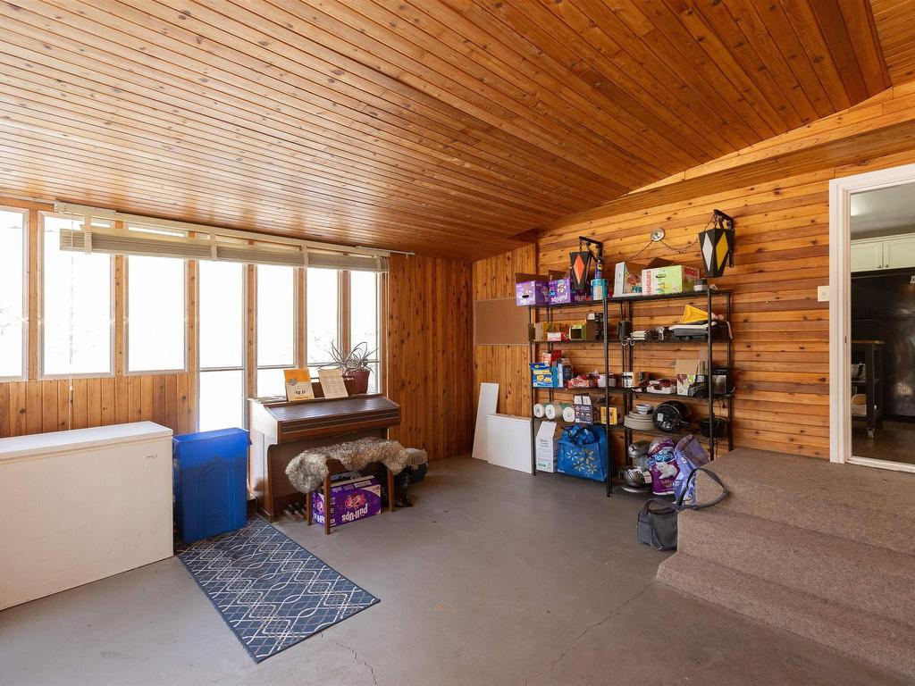












527 5th Street

,
Rural Lac Ste. Anne County,




AB
T0E 1A6

