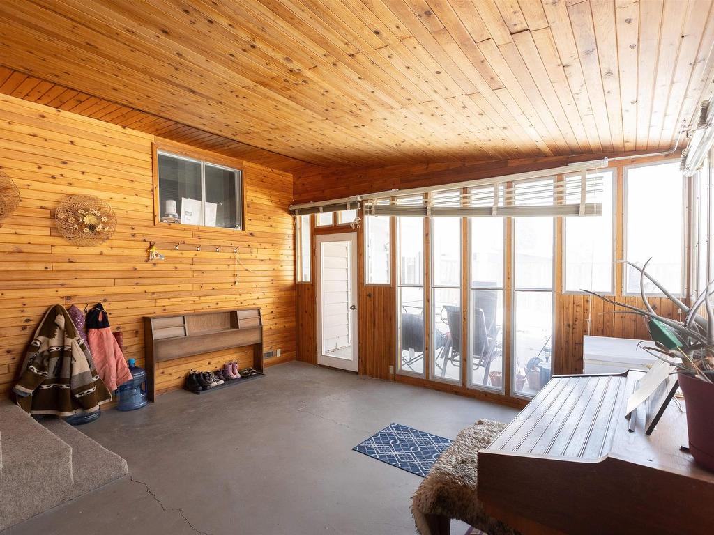 












527 5th Street

,
Rural Lac Ste. Anne County,




AB
T0E 1A6

