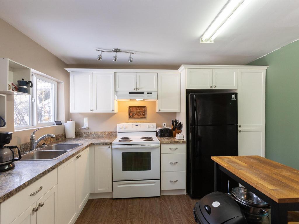 












527 5th Street

,
Rural Lac Ste. Anne County,




AB
T0E 1A6

