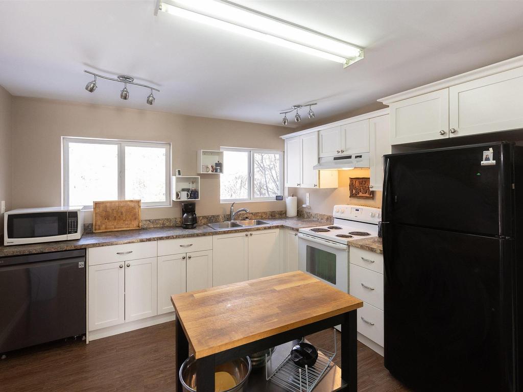 












527 5th Street

,
Rural Lac Ste. Anne County,




AB
T0E 1A6

