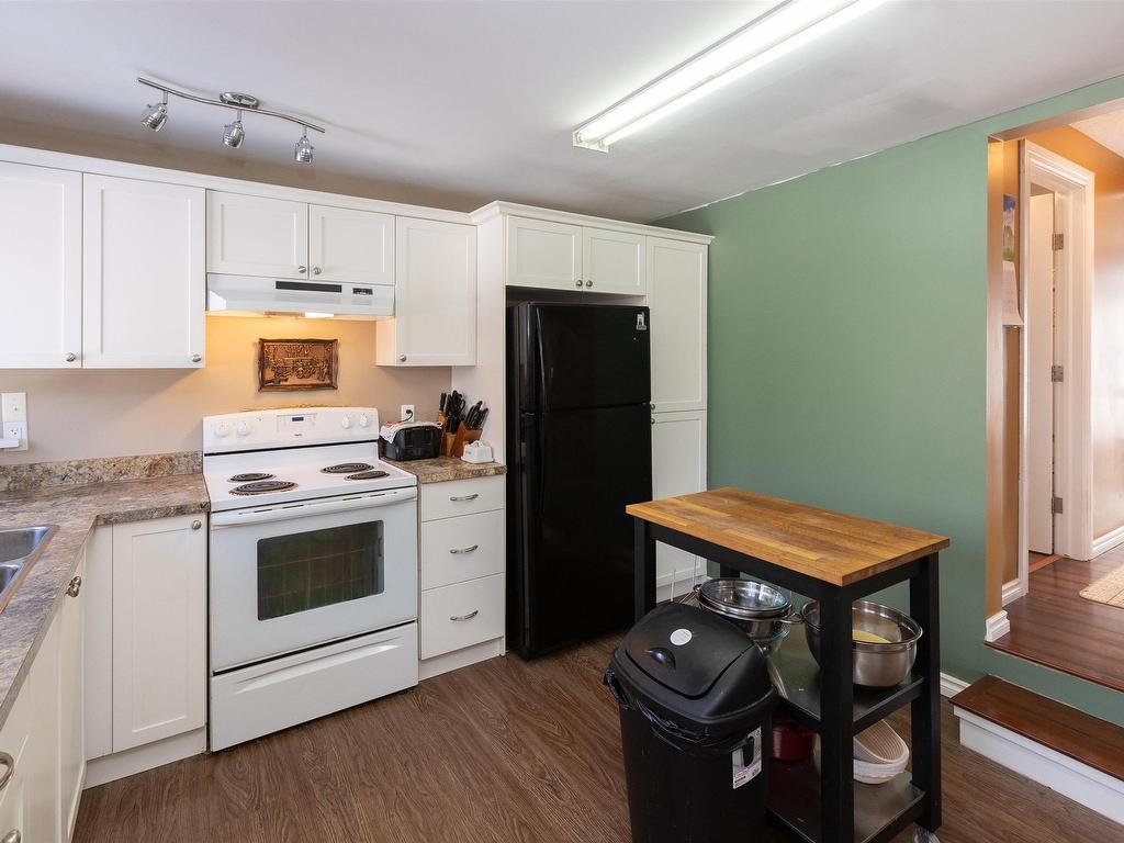 












527 5th Street

,
Rural Lac Ste. Anne County,




AB
T0E 1A6

