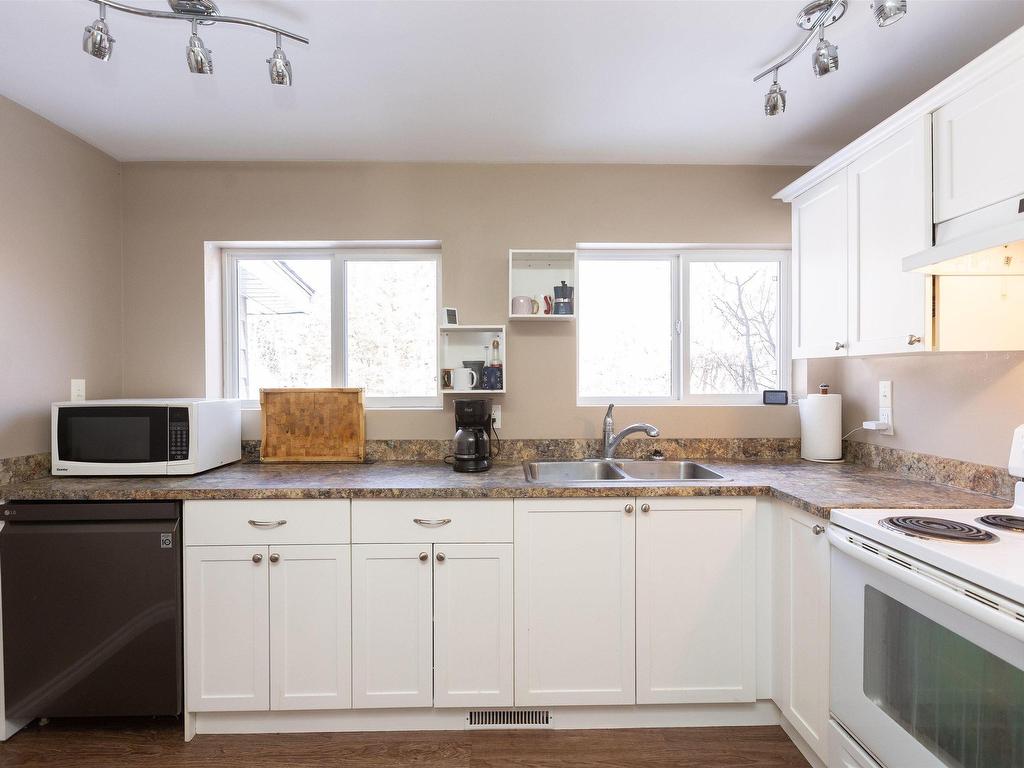 












527 5th Street

,
Rural Lac Ste. Anne County,




AB
T0E 1A6

