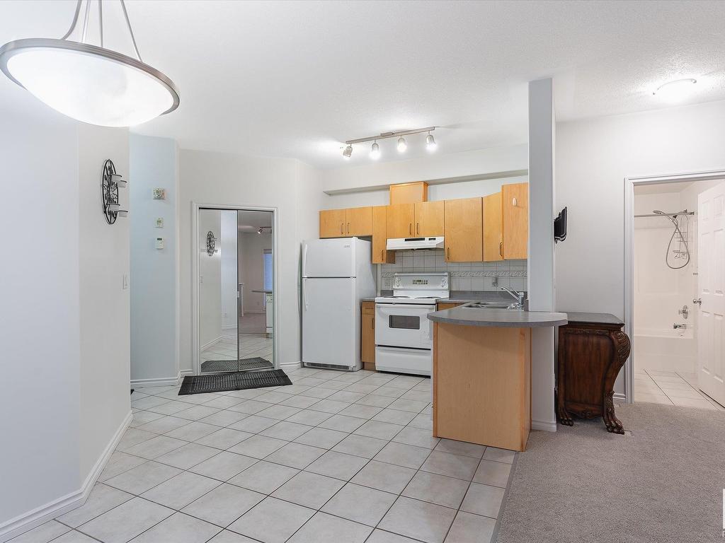 












303 10046 110 Street

,
Edmonton,




AB
T5K 2Y2


