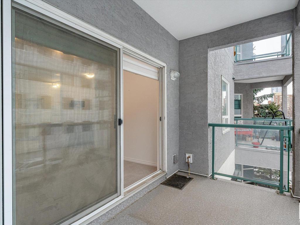 












303 10046 110 Street

,
Edmonton,




AB
T5K 2Y2

