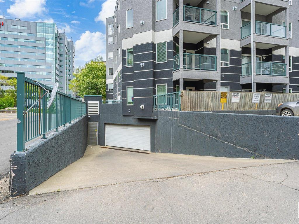 












303 10046 110 Street

,
Edmonton,




AB
T5K 2Y2

