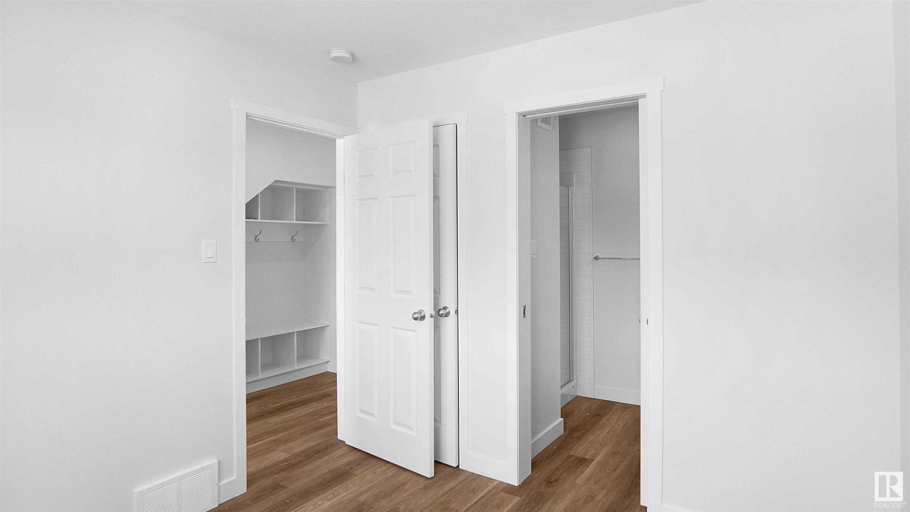 












932 19 Avenue

,
Edmonton,




AB
T6T 1J1

