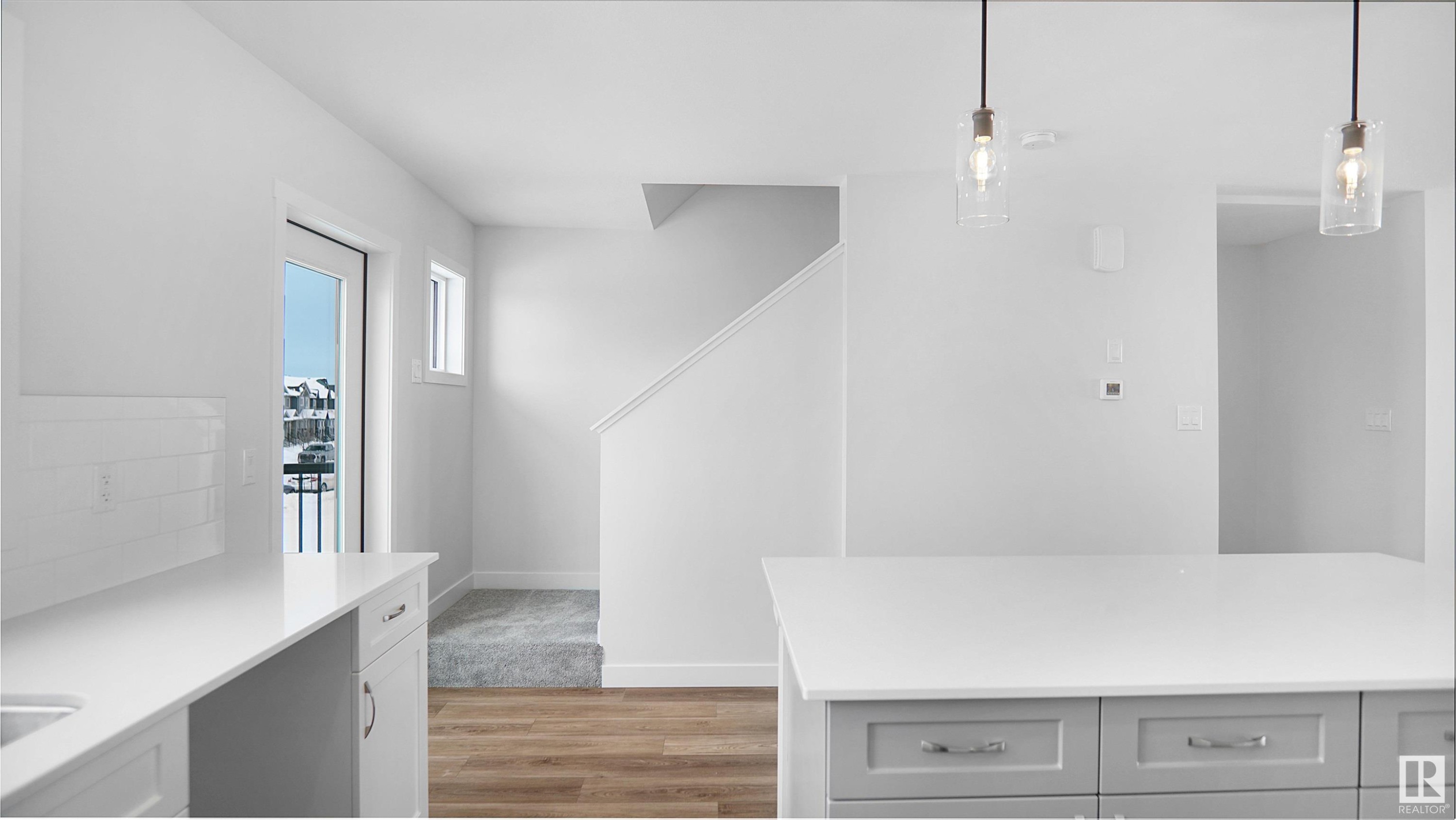 












932 19 Avenue

,
Edmonton,




AB
T6T 1J1

