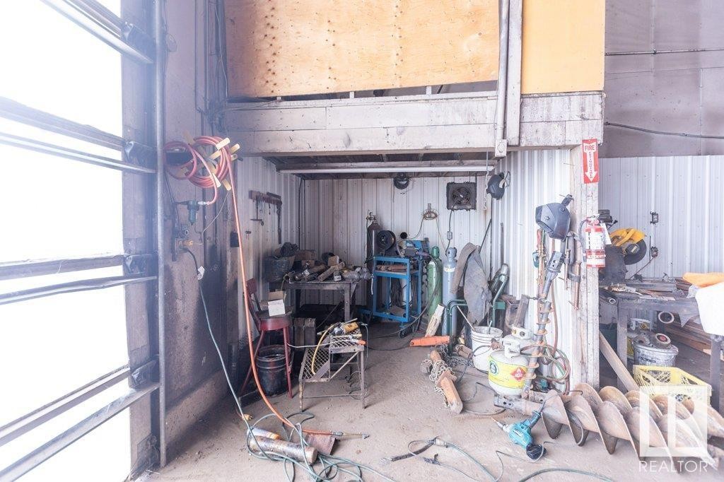 












9304 100 Street

,
Westlock,




AB
T7P 2L5

