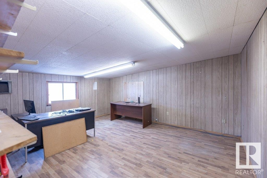 












9304 100 Street

,
Westlock,




AB
T7P 2L5

