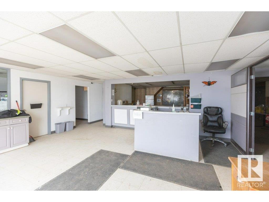 












9304 100 Street

,
Westlock,




AB
T7P 2L5

