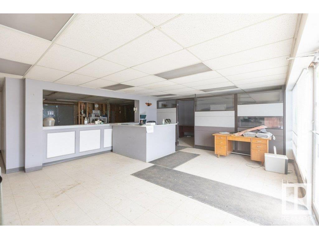 












9304 100 Street

,
Westlock,




AB
T7P 2L5


