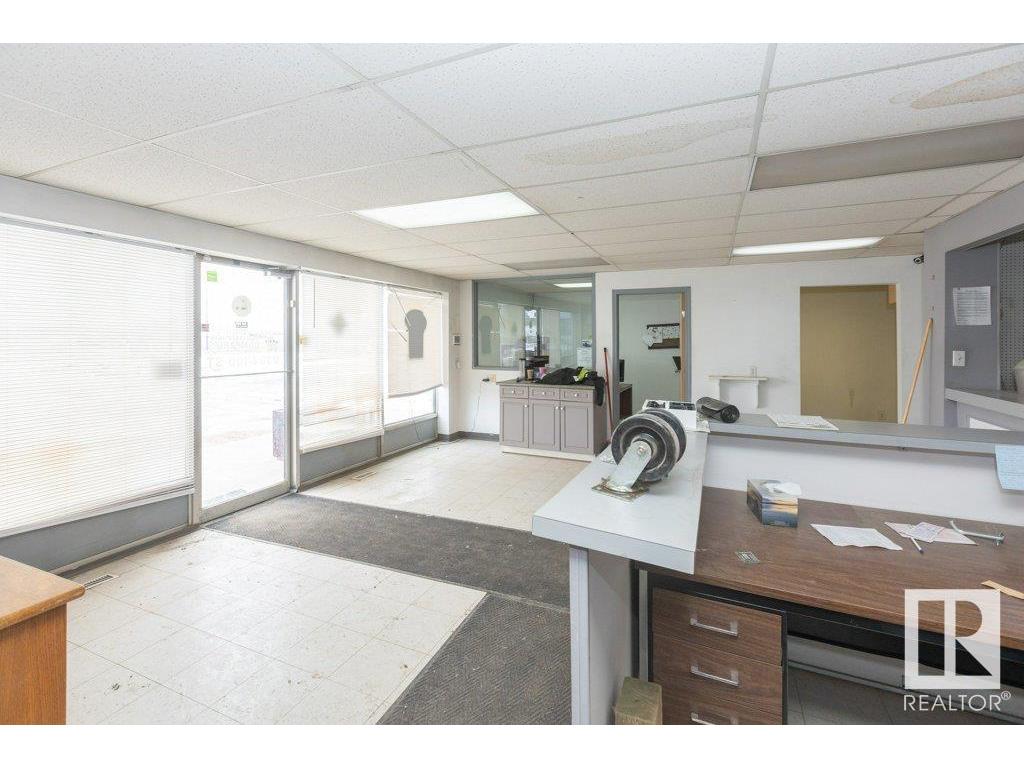 












9304 100 Street

,
Westlock,




AB
T7P 2L5

