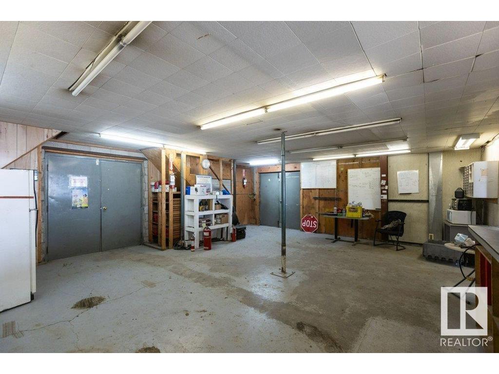 












9304 100 Street

,
Westlock,




AB
T7P 2L5

