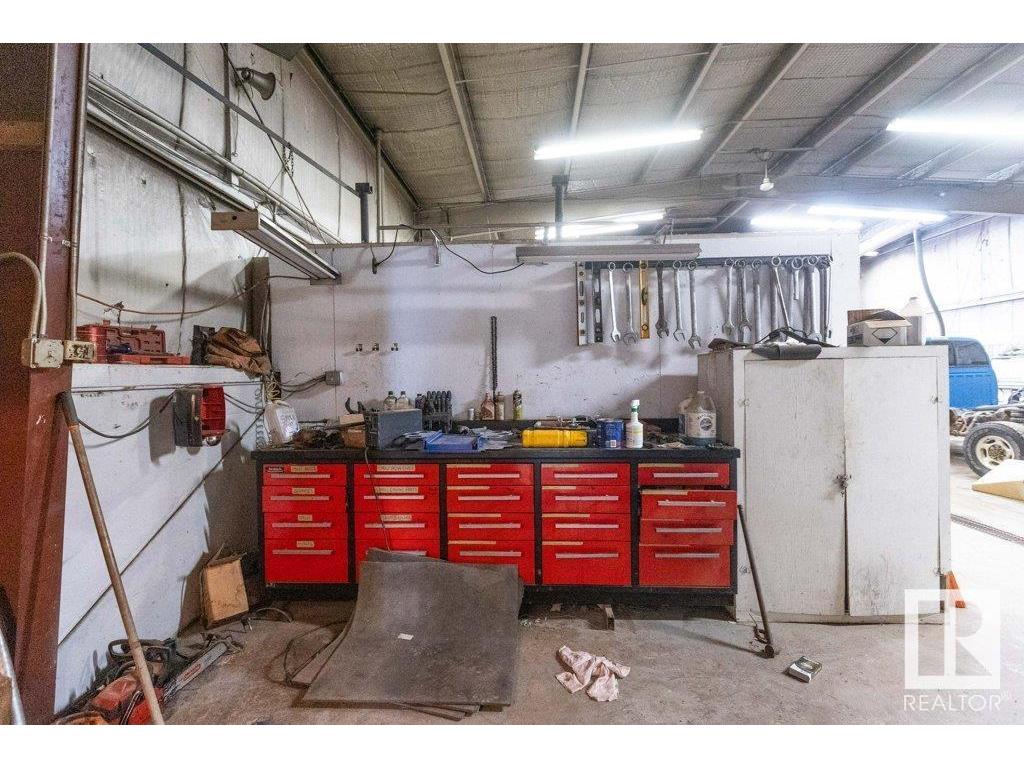 












9304 100 Street

,
Westlock,




AB
T7P 2L5

