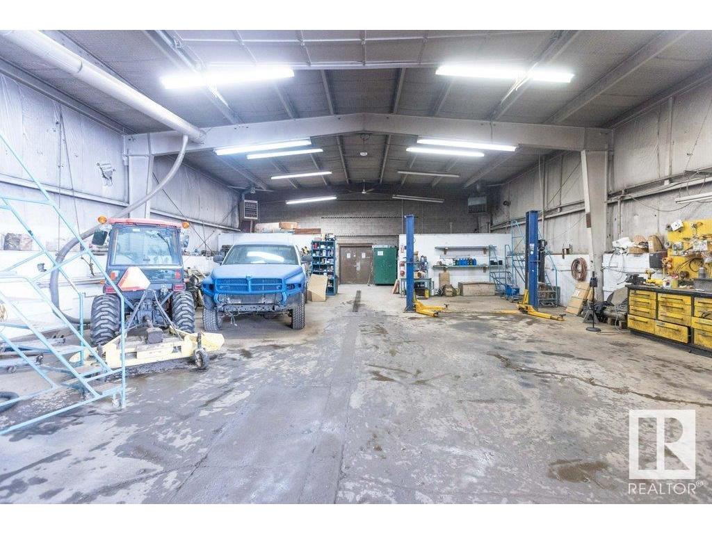 












9304 100 Street

,
Westlock,




AB
T7P 2L5

