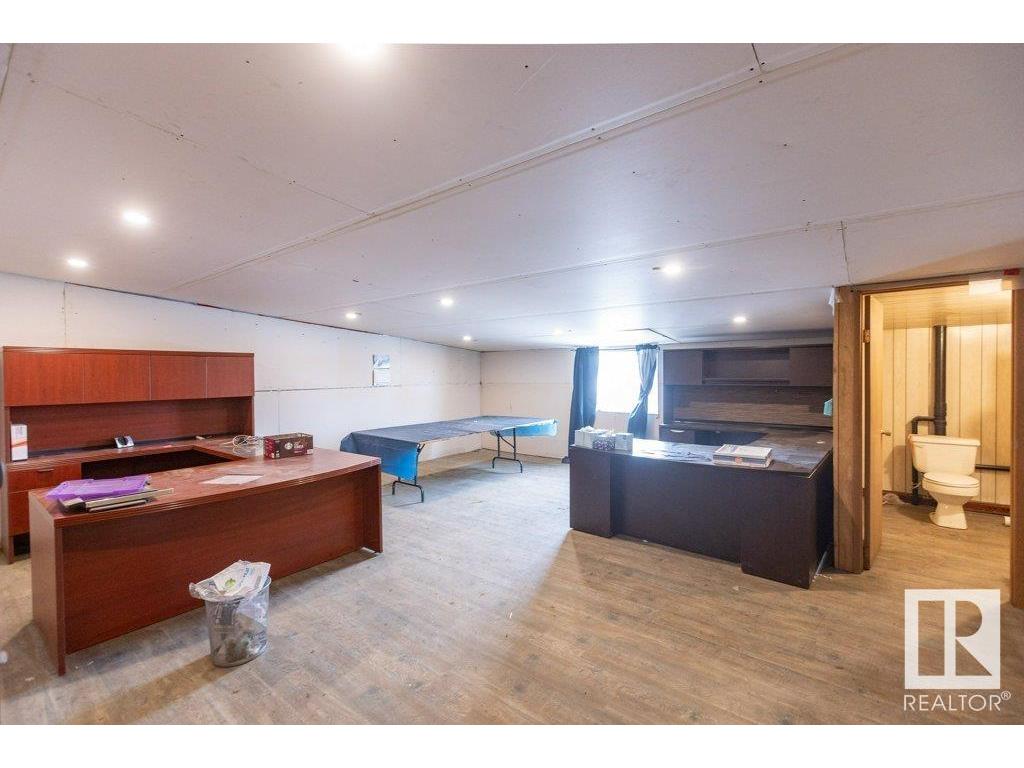 












9304 100 Street

,
Westlock,




AB
T7P 2L5

