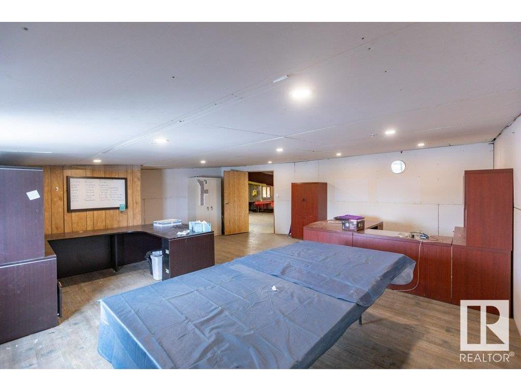 












9304 100 Street

,
Westlock,




AB
T7P 2L5


