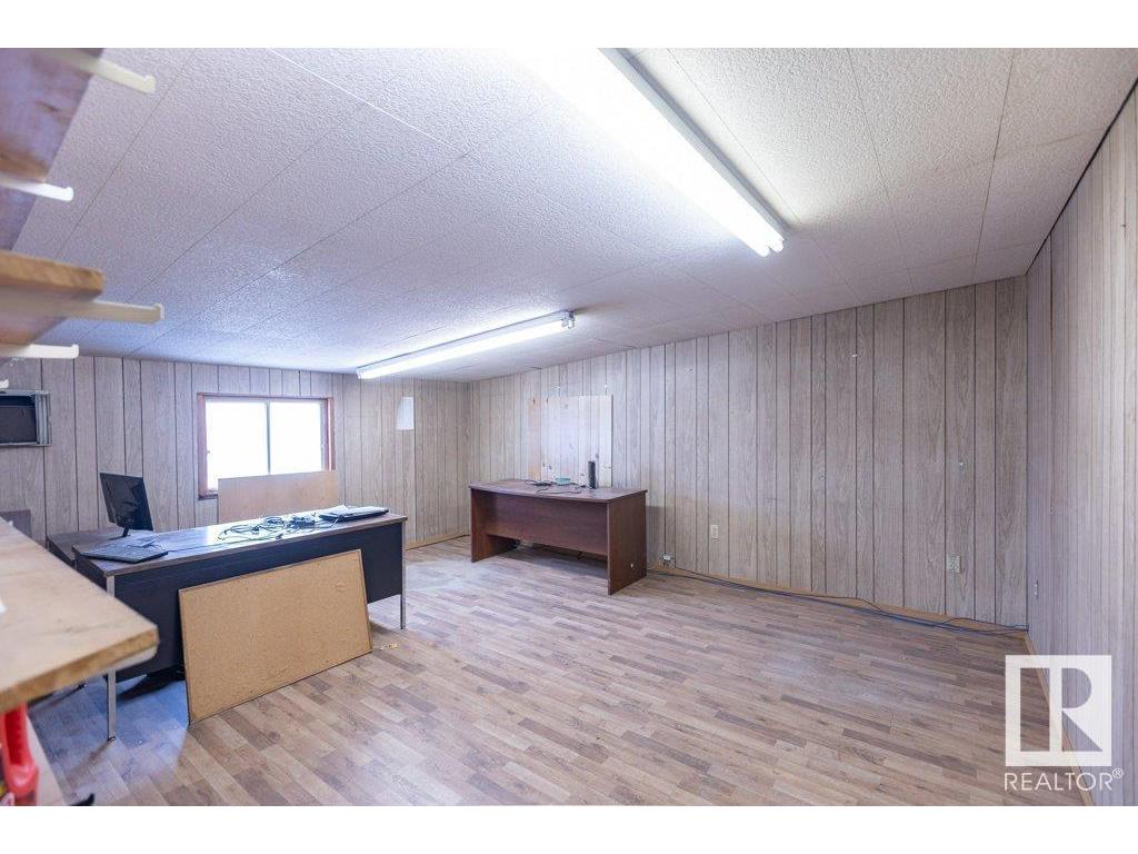 












9304 100 Street

,
Westlock,




AB
T7P 2L5

