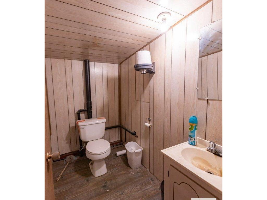 












9304 100 Street

,
Westlock,




AB
T7P 2L5

