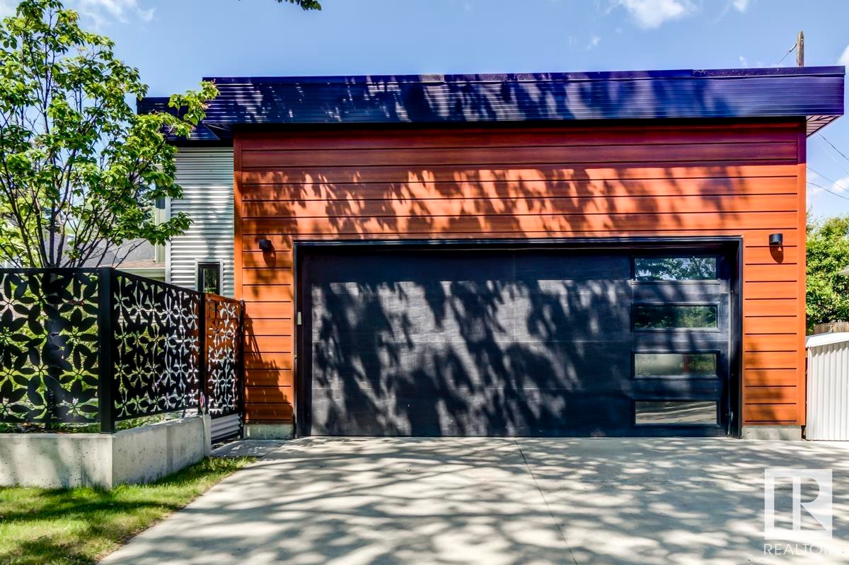 












9303 94 Street

,
Edmonton,




AB
T6C 3V6

