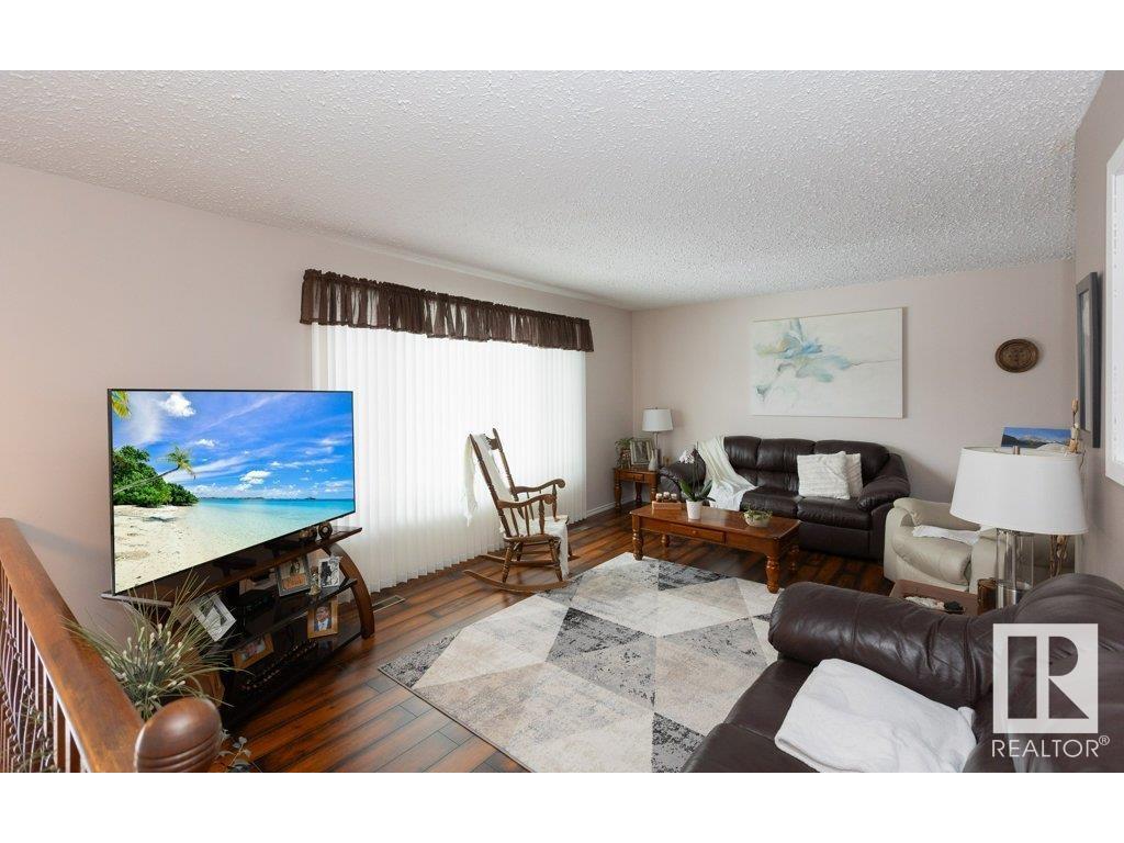 












10516 110 Street

,
Westlock,




AB
T7P 1A2


