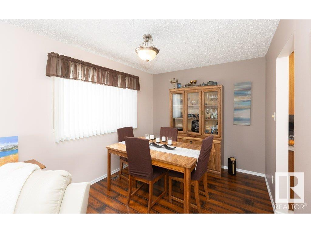 












10516 110 Street

,
Westlock,




AB
T7P 1A2

