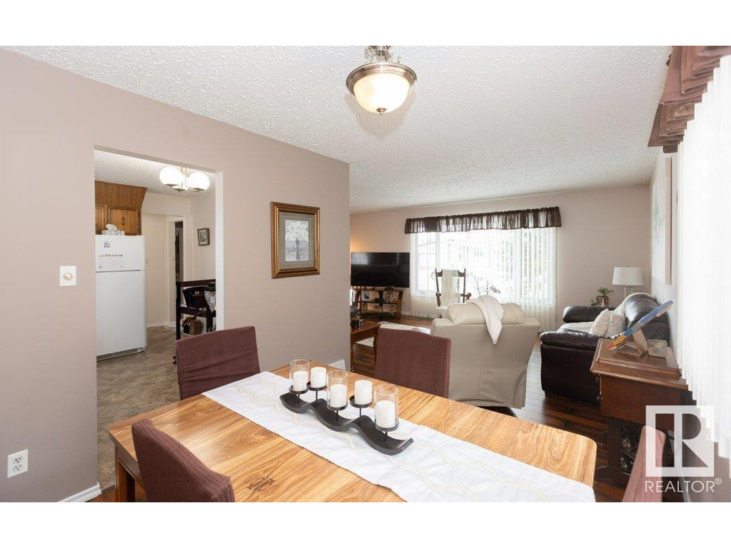 












10516 110 Street

,
Westlock,




AB
T7P 1A2

