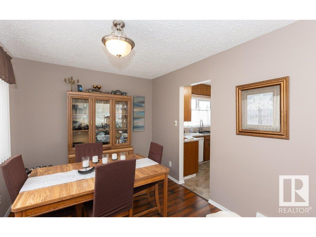 












10516 110 Street

,
Westlock,




AB
T7P 1A2

