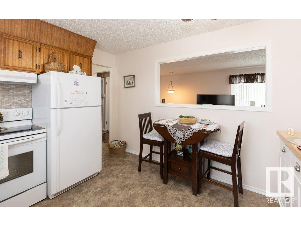 












10516 110 Street

,
Westlock,




AB
T7P 1A2


