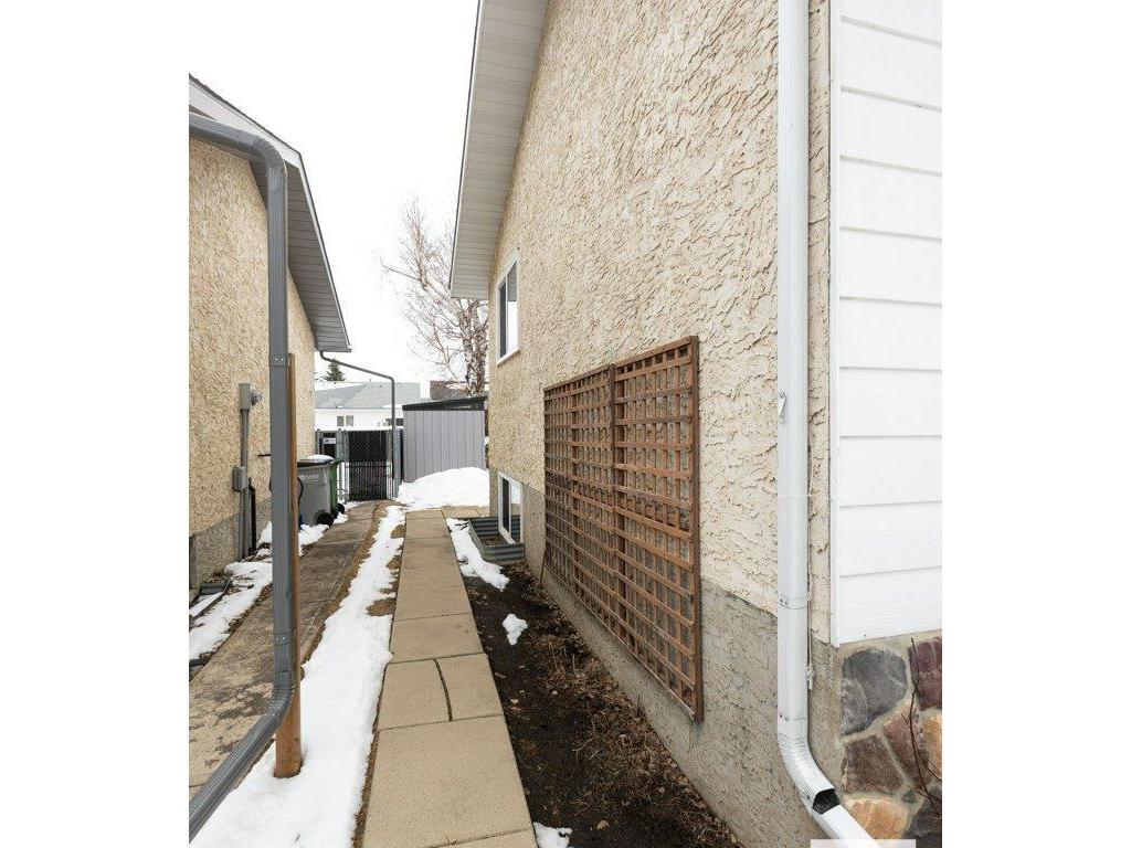 












10516 110 Street

,
Westlock,




AB
T7P 1A2

