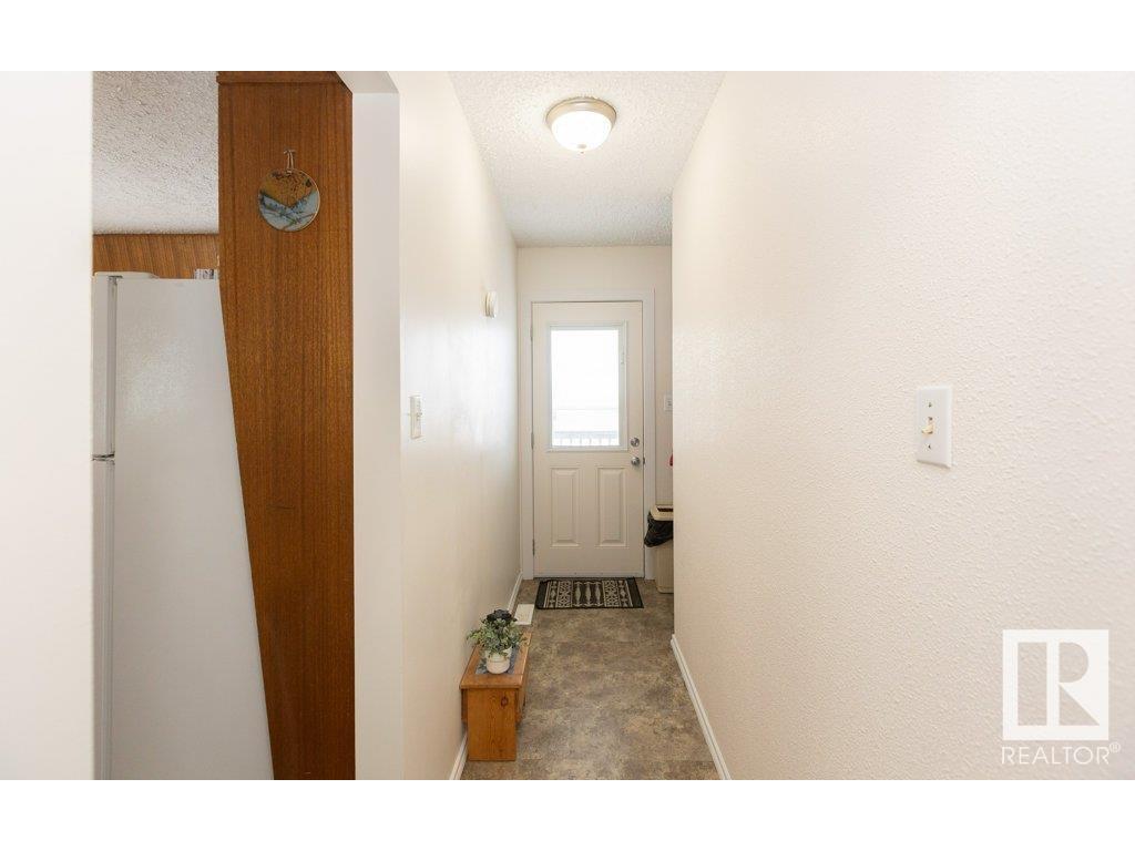 












10516 110 Street

,
Westlock,




AB
T7P 1A2

