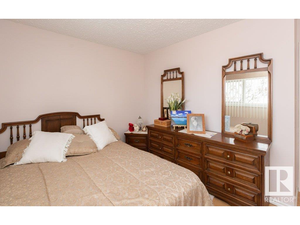 












10516 110 Street

,
Westlock,




AB
T7P 1A2

