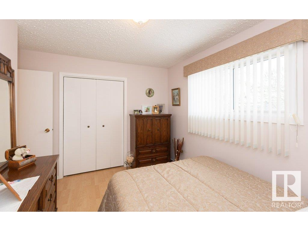 












10516 110 Street

,
Westlock,




AB
T7P 1A2

