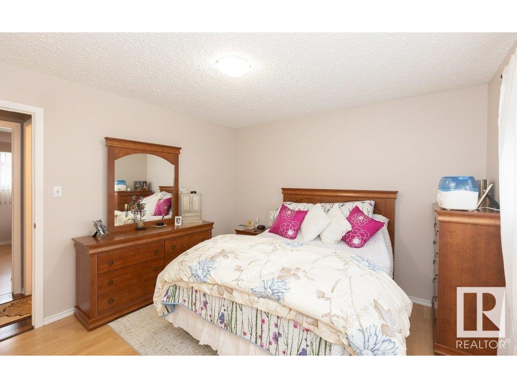 












10516 110 Street

,
Westlock,




AB
T7P 1A2

