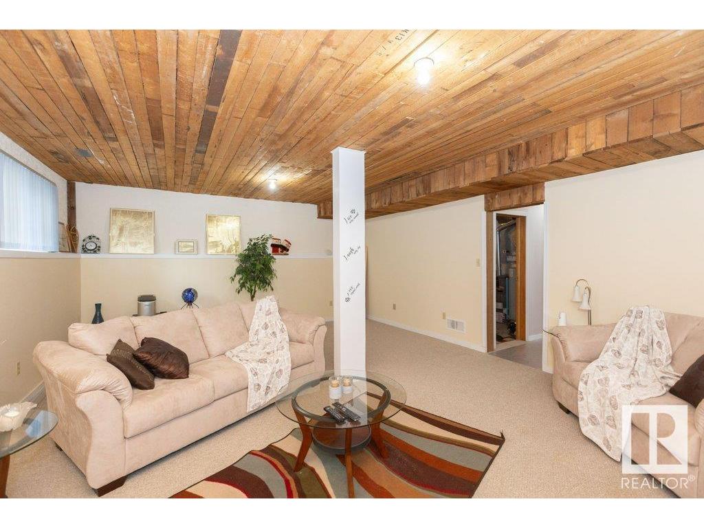 












10516 110 Street

,
Westlock,




AB
T7P 1A2

