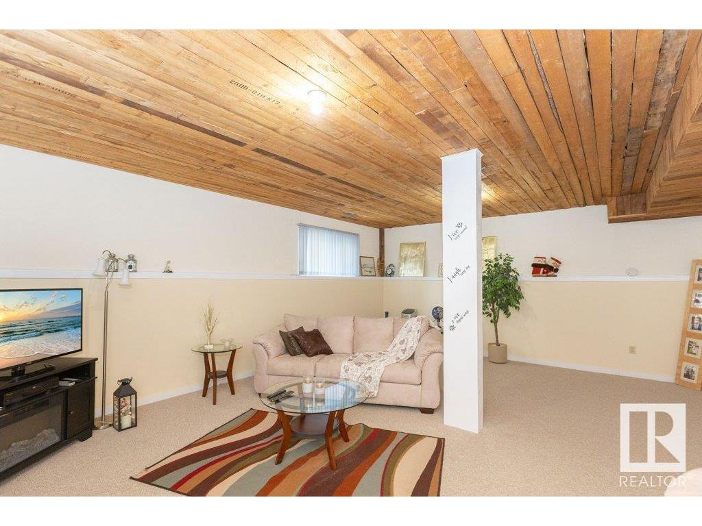 












10516 110 Street

,
Westlock,




AB
T7P 1A2

