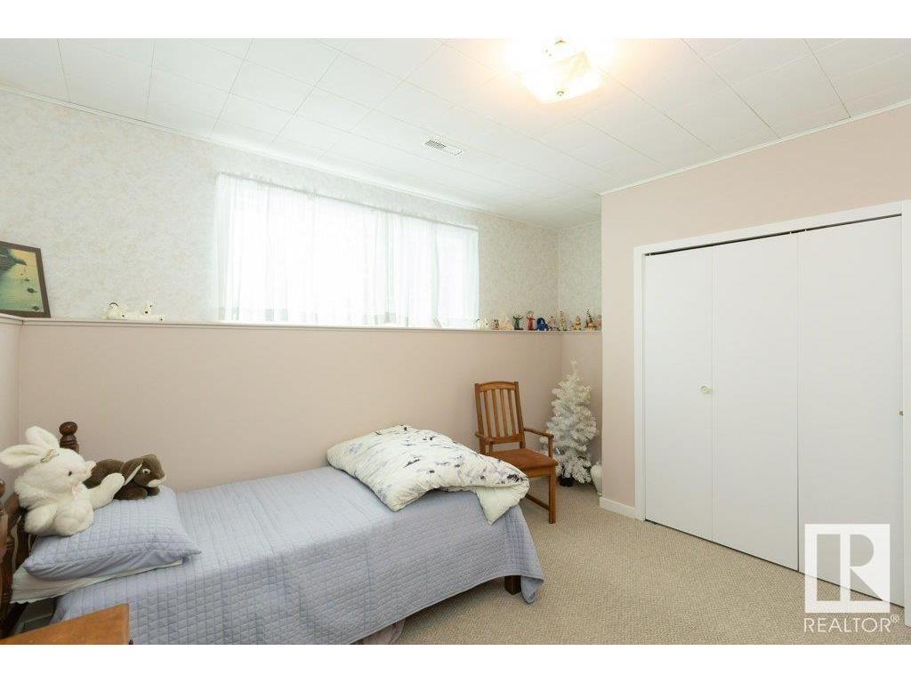 












10516 110 Street

,
Westlock,




AB
T7P 1A2

