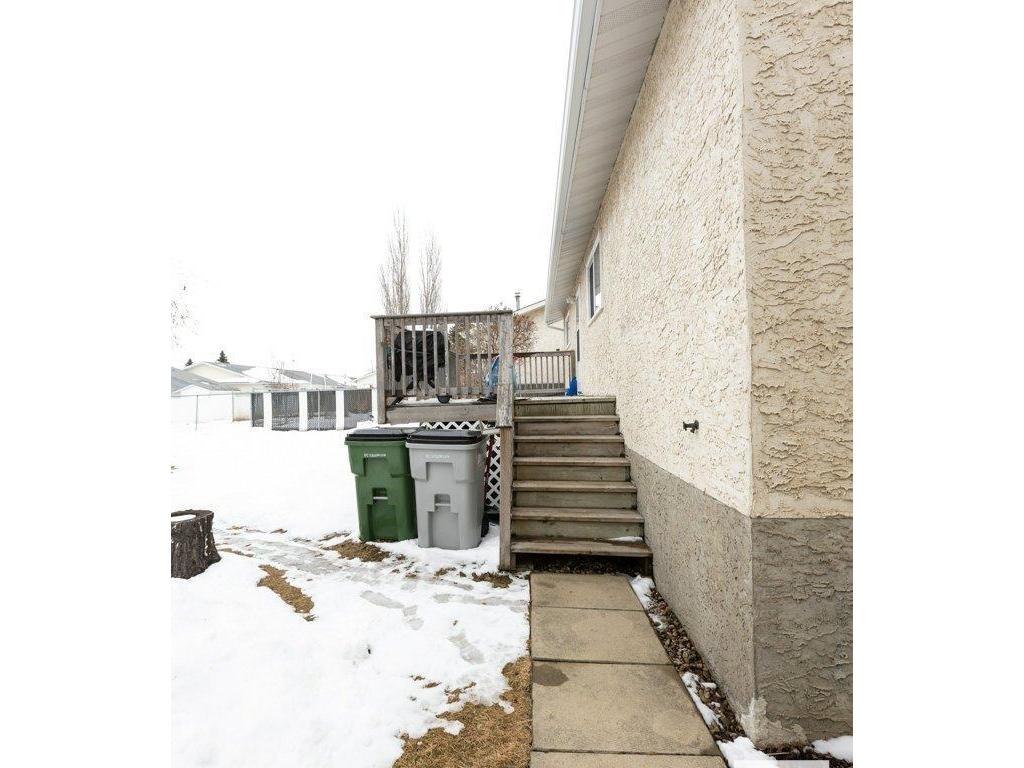 












10516 110 Street

,
Westlock,




AB
T7P 1A2

