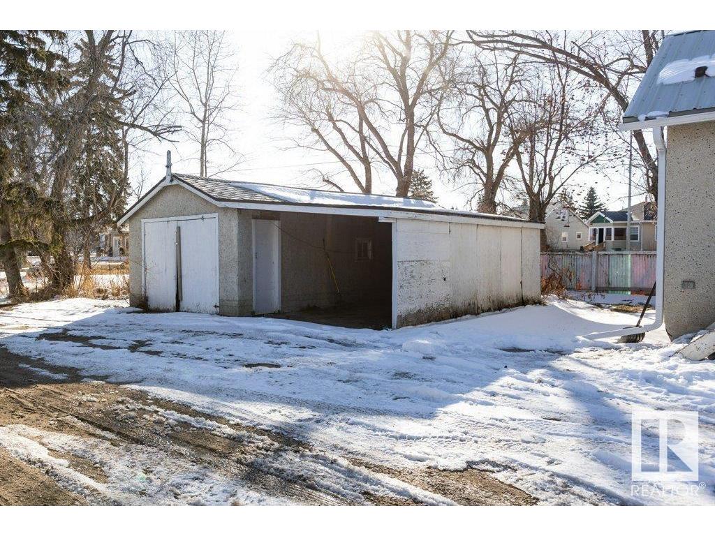 












9836 100 Street

,
Westlock,




AB
T7P 2R2

