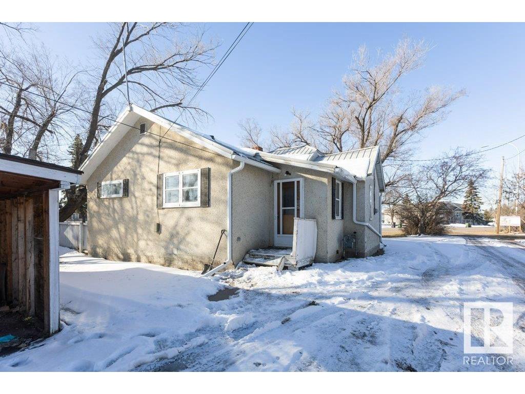 












9836 100 Street

,
Westlock,




AB
T7P 2R2

